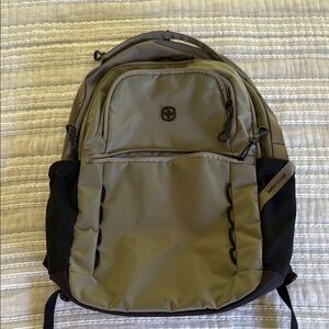 SwissGear Green and Black Backpack Durable and Functional